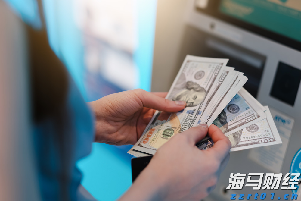 特斯拉(TSLA.US)推出复古未来风格餐厅，正式开张于好莱坞